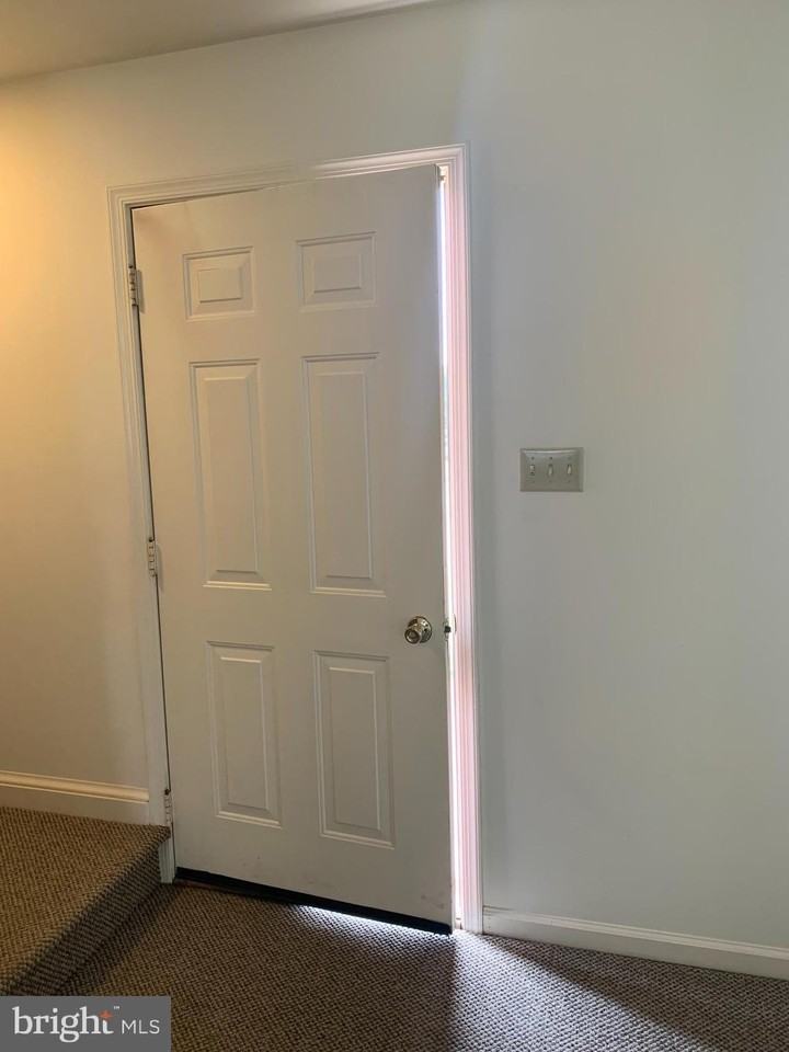 207 N Linden Ave - Photo 2 of 26