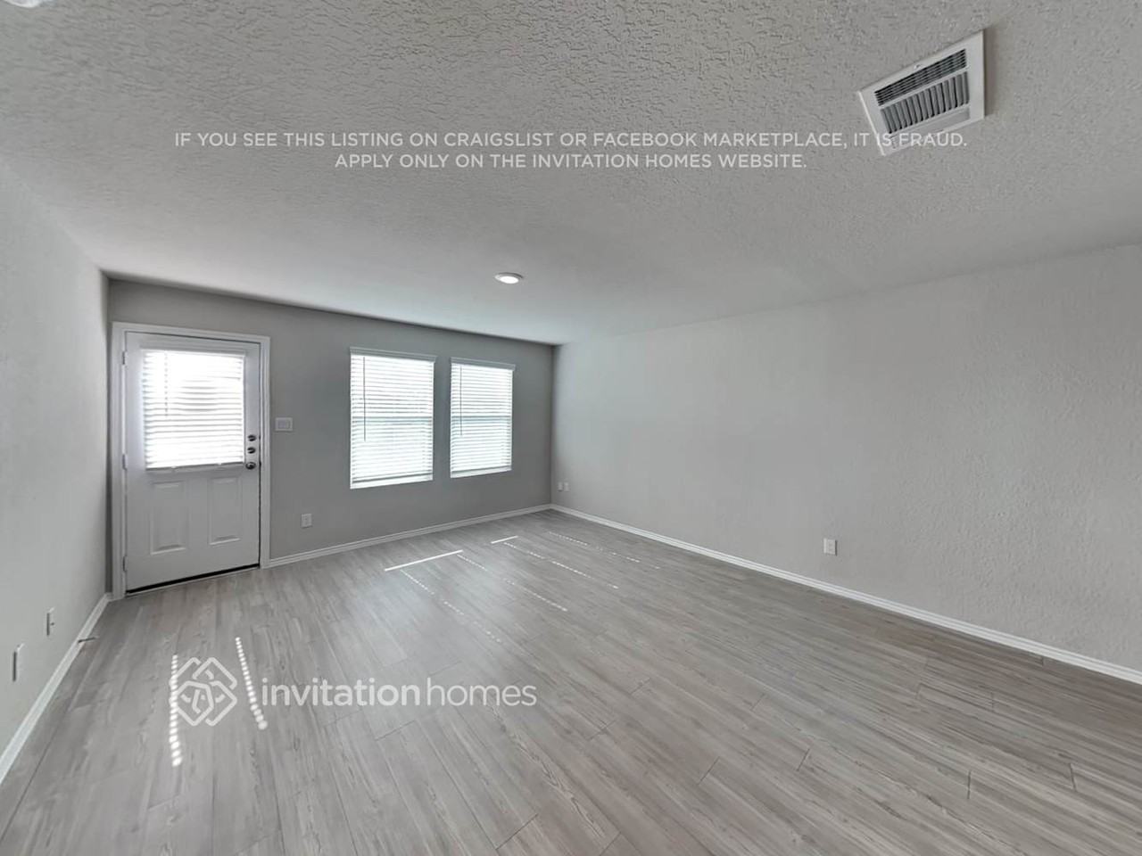 144 Hollywood Dr - Photo 3 of 20