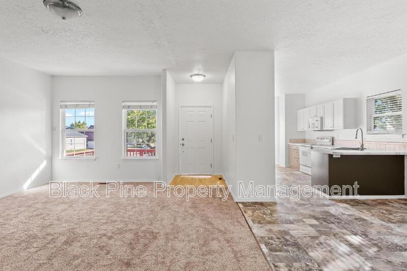 8958 W Stirrup St - Photo 2 of 30