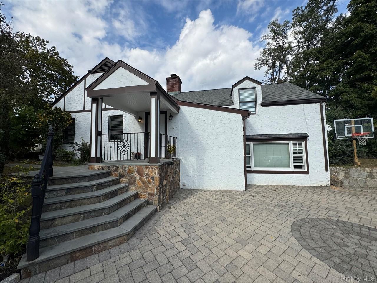 20 Annadale St - Photo 2 of 33