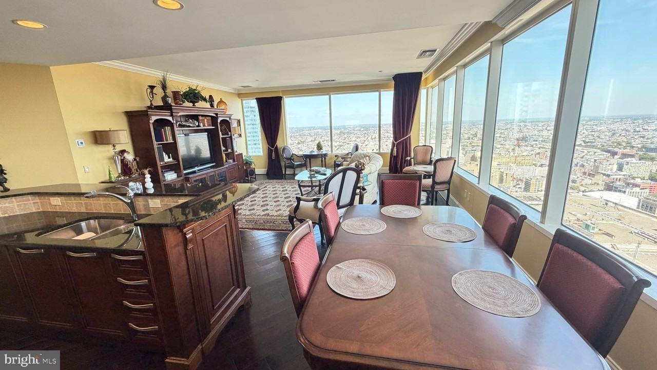 50 S 16th St Unit 4506 #4506 - Photo 7 of 30