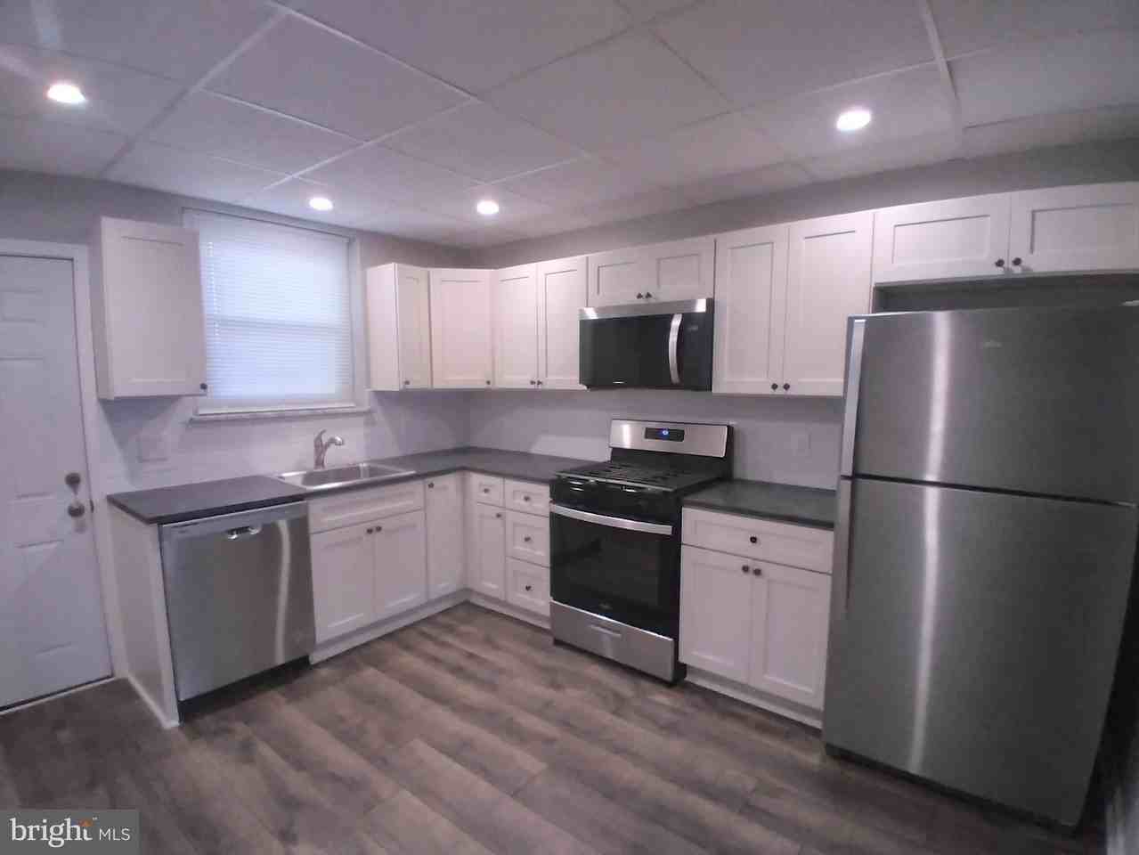 1915 S Galloway St - Photo 4 of 12