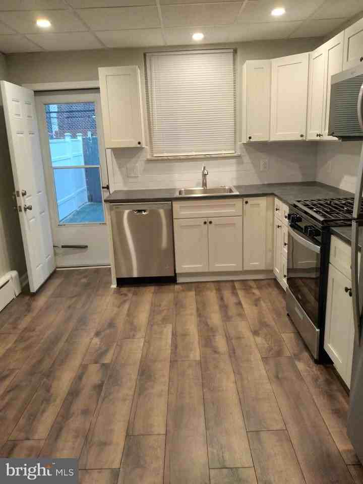 1915 S Galloway St - Photo 5 of 12