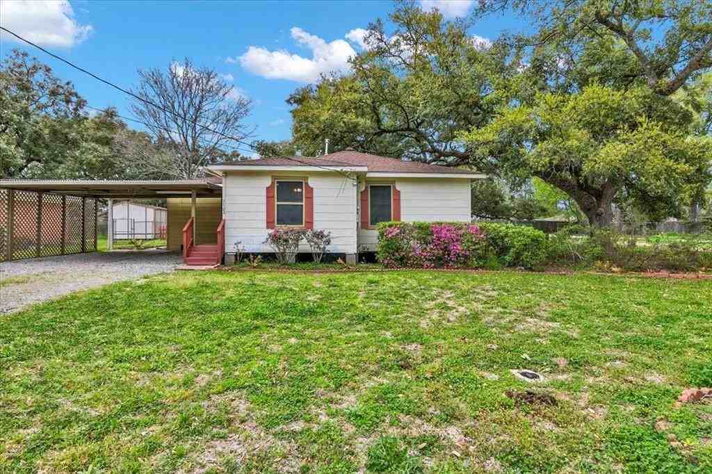 3702 Travis Dr - Photo 2 of 28