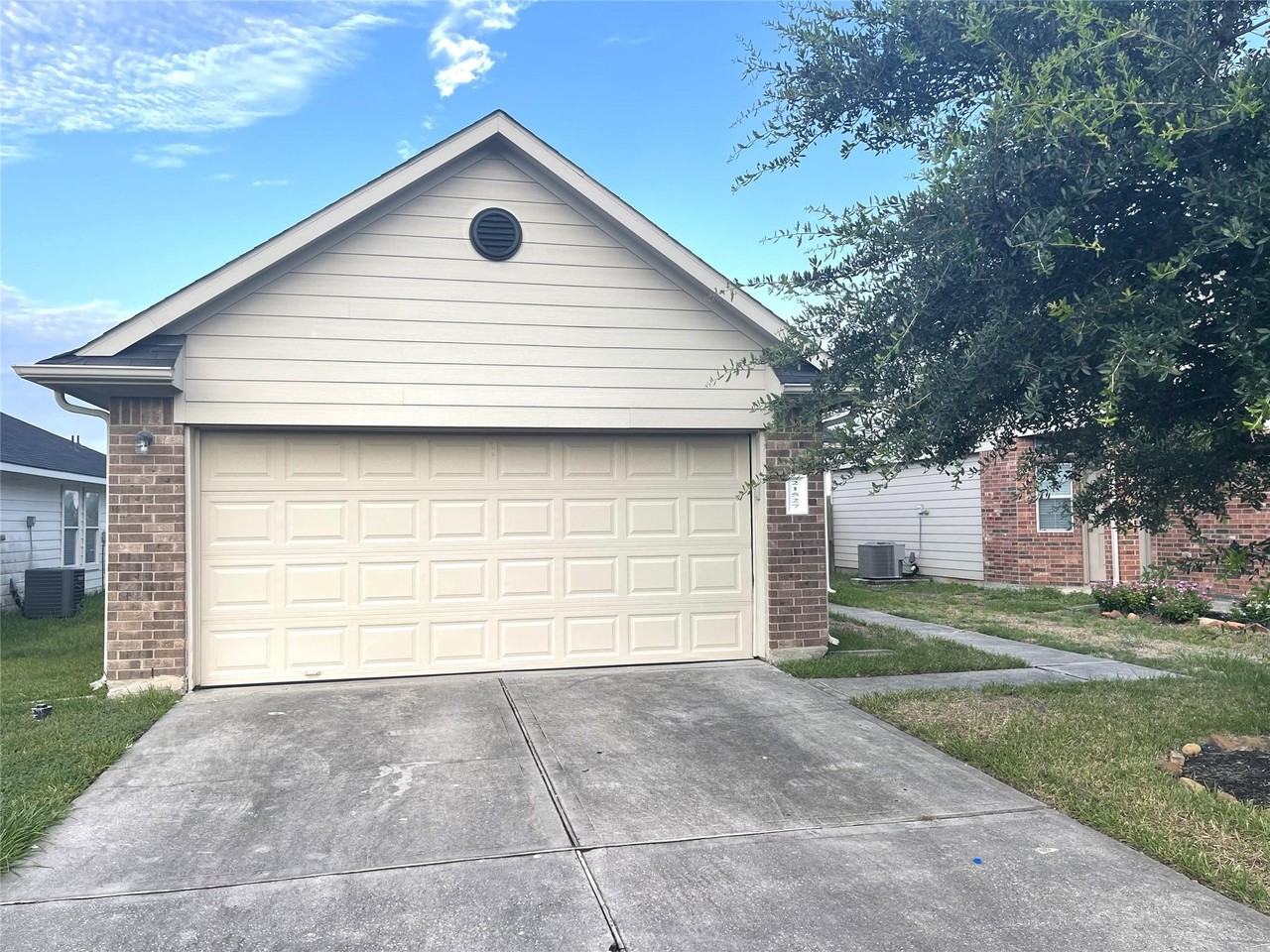 21527 Falvel Misty Dr - Photo 2 of 16