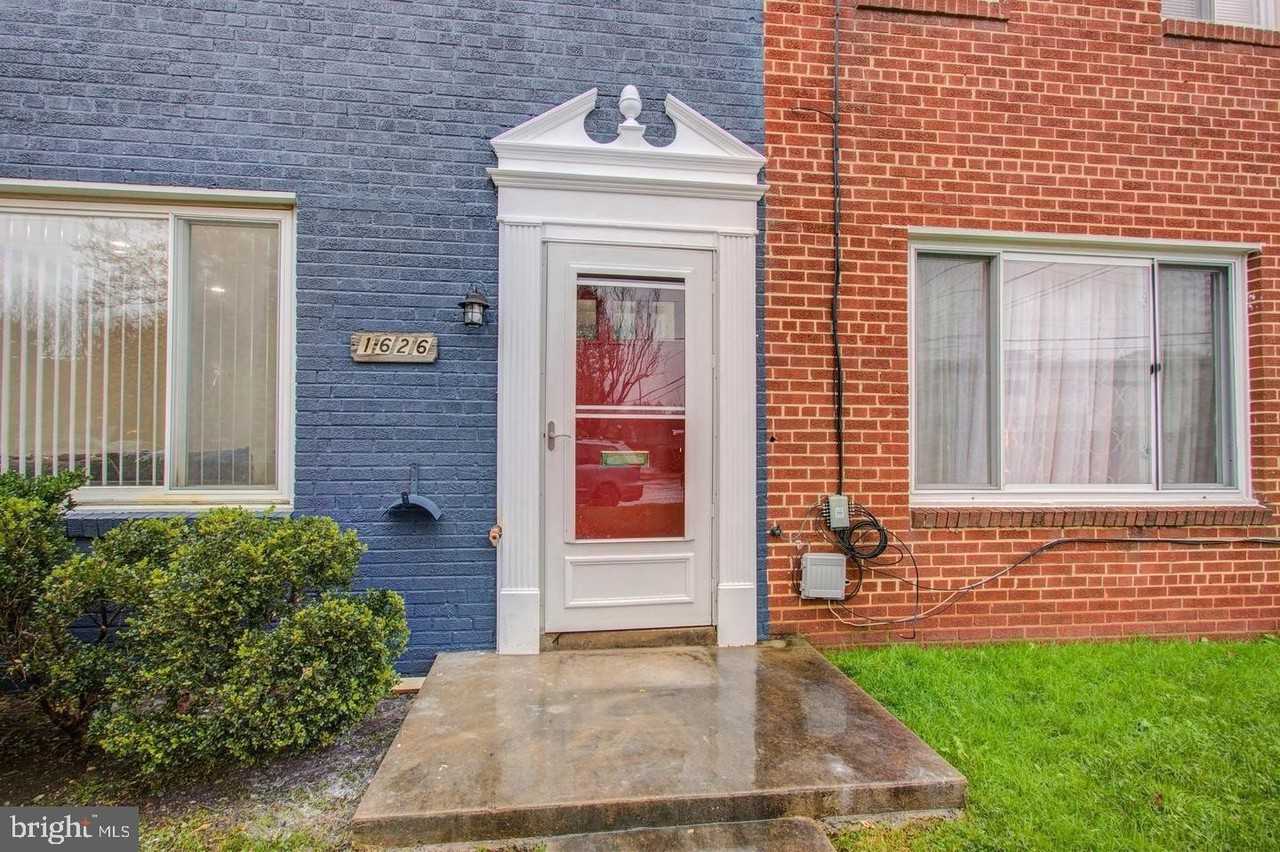 1626 Kenwood Avenue - Photo 2 of 31