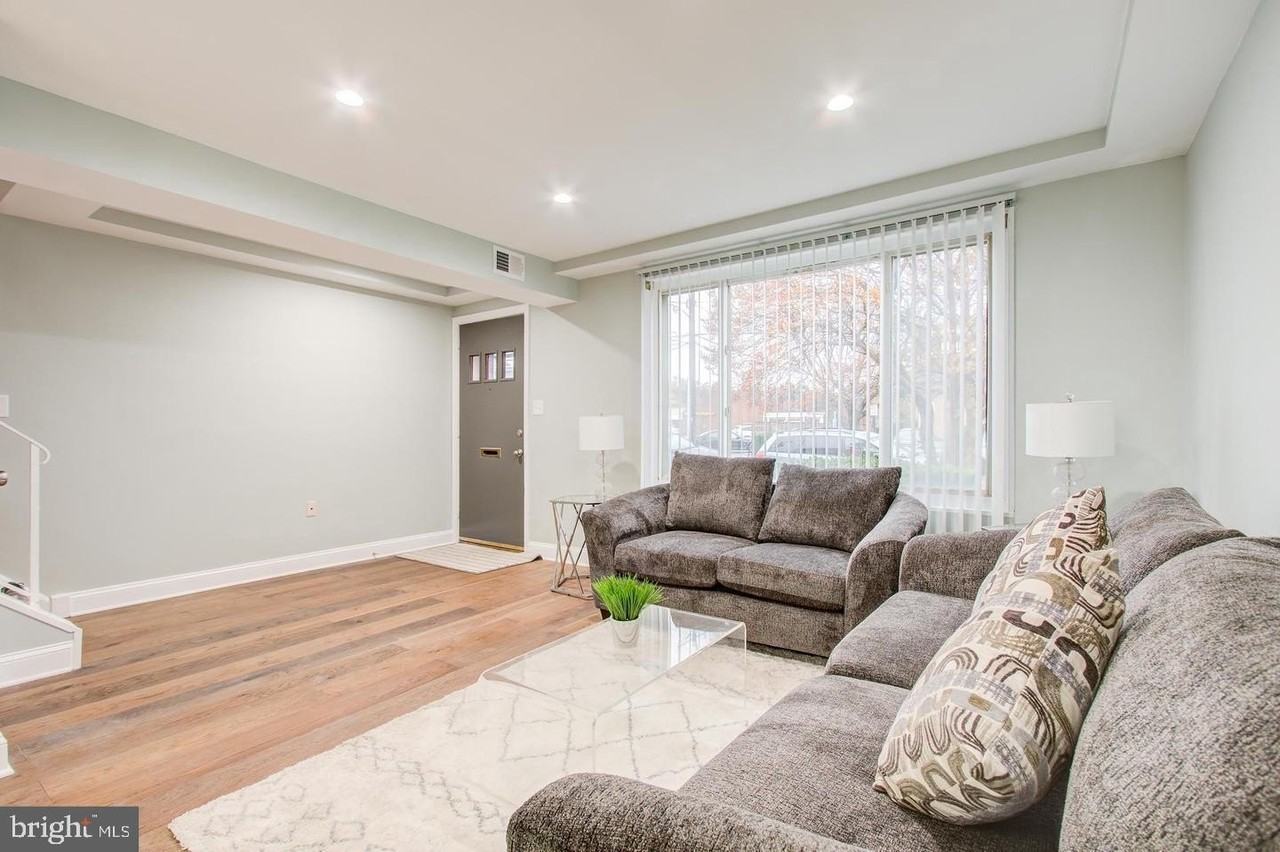 1626 Kenwood Avenue - Photo 6 of 31