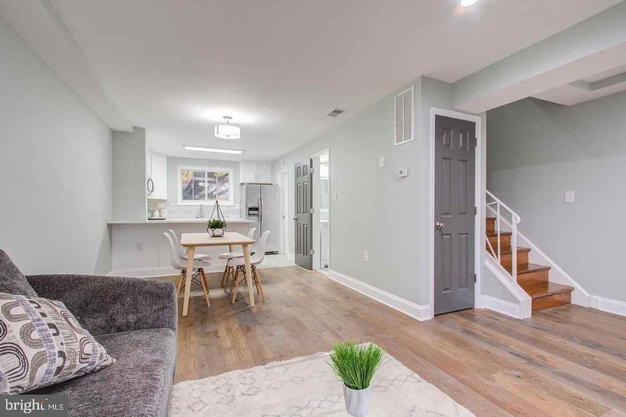 1626 Kenwood Avenue - Photo 7 of 31