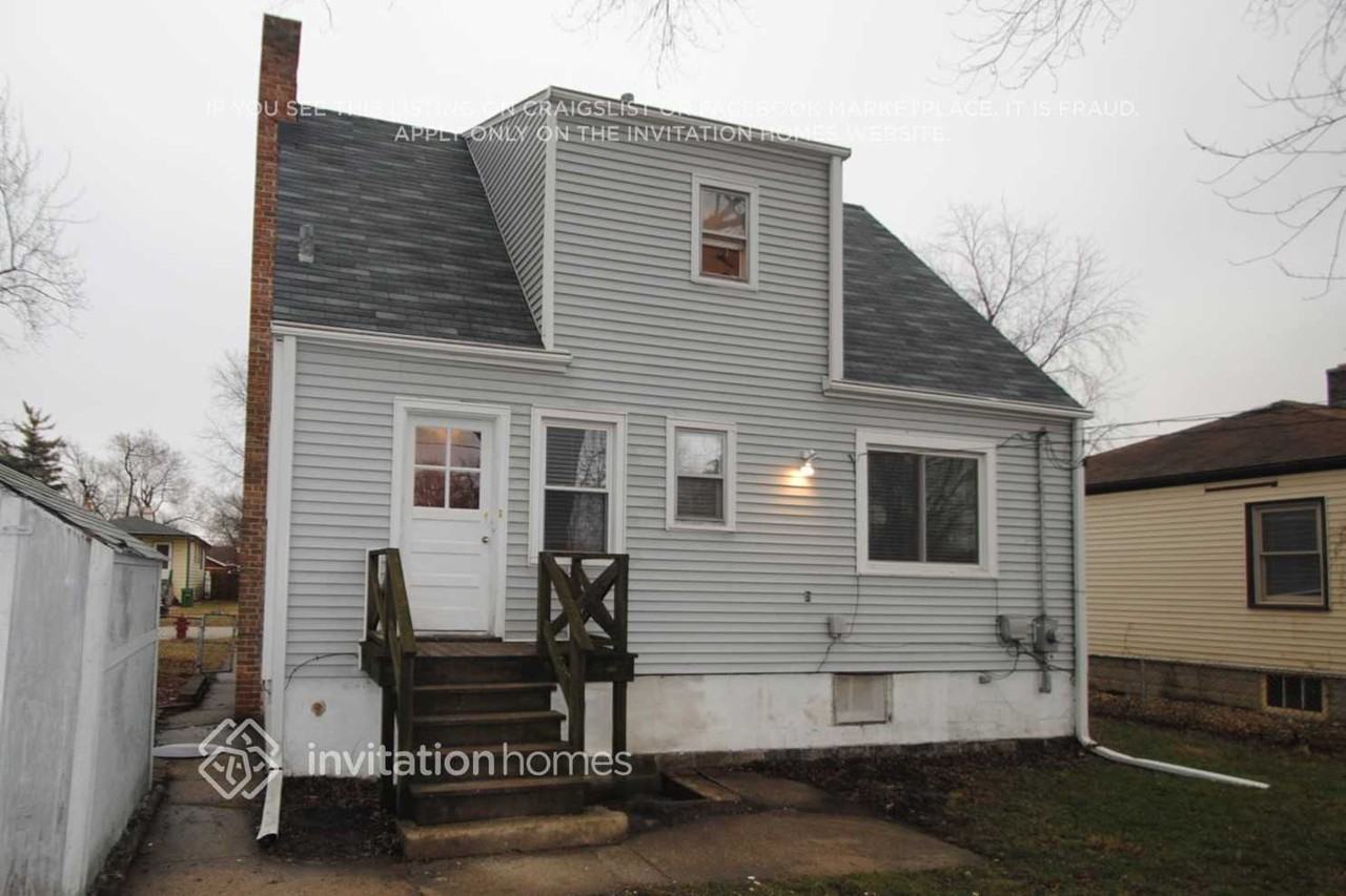 9326 S 54th Ct - Photo 5 of 6