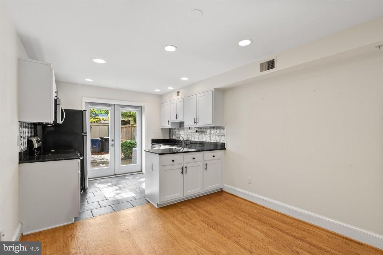 1316 Cameron St - Photo 4 of 27