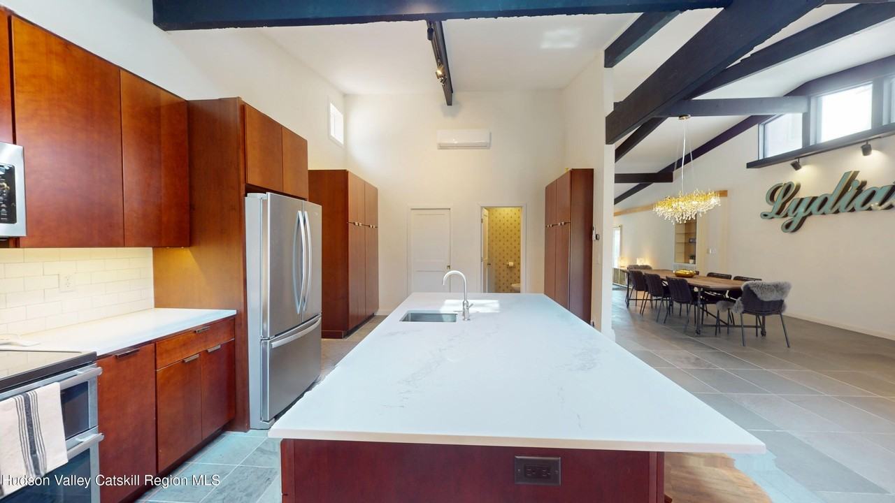 16 Spring Rd - Photo 4 of 50