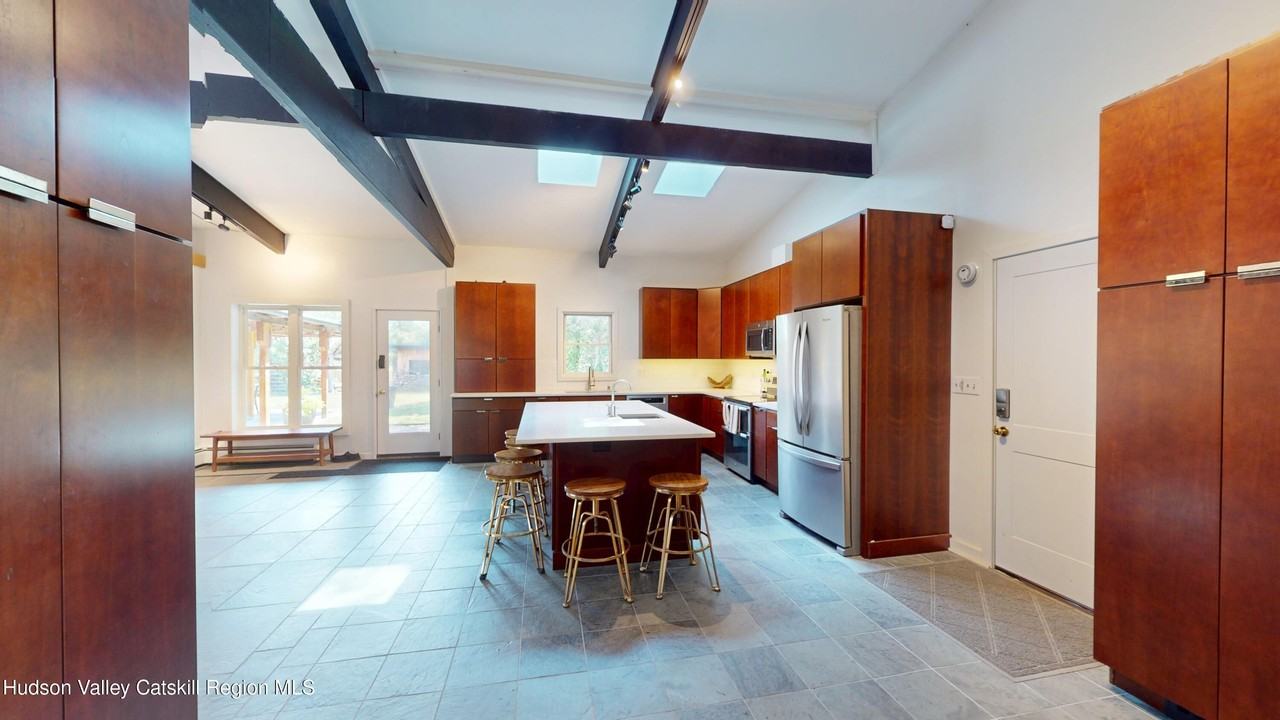 16 Spring Rd - Photo 7 of 50