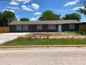 401 S College Ave - Photo 1 of 1