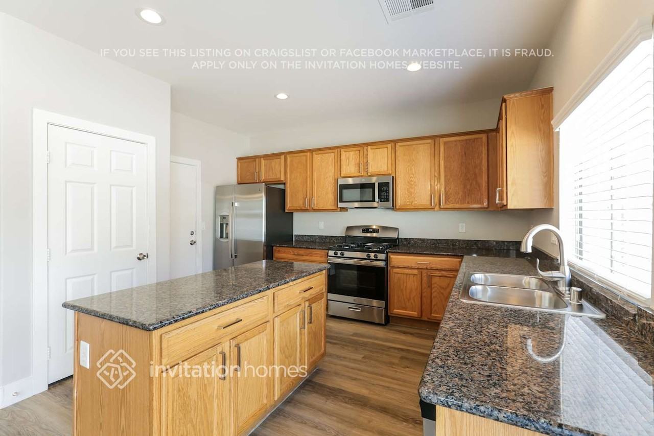 5621 Distant Drum Street - Photo 7 of 18