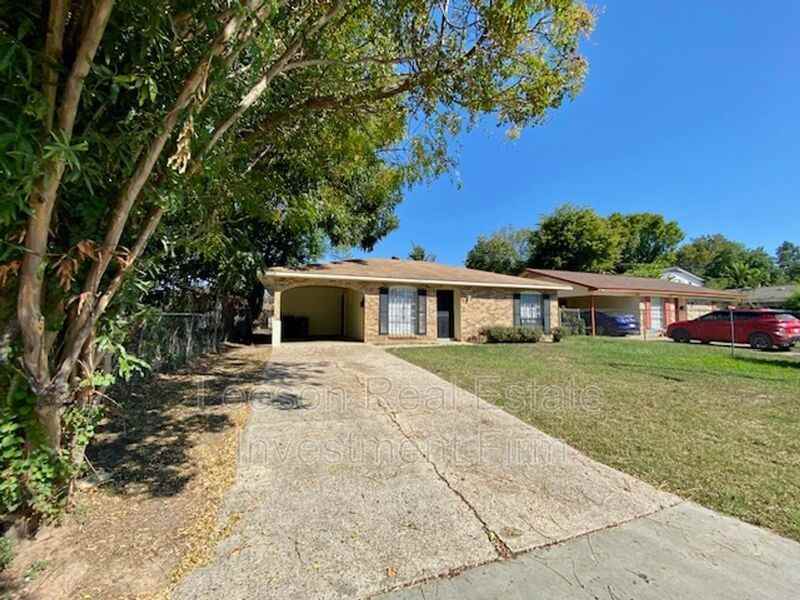 217 N Emerald Loop - Photo 2 of 15