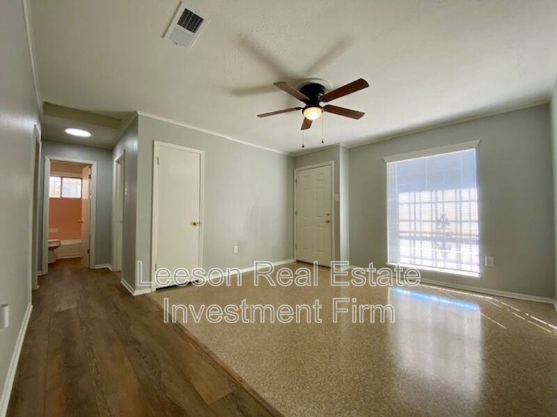 217 N Emerald Loop - Photo 5 of 15