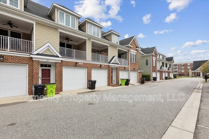 103 Carrington Lane - Photo 3 of 47