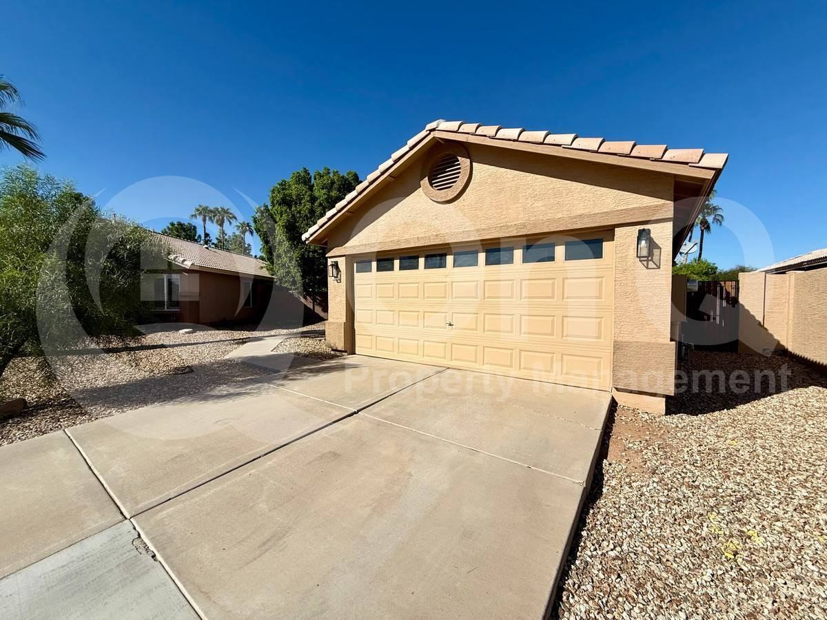 238 W Del Rio St - Photo 2 of 10
