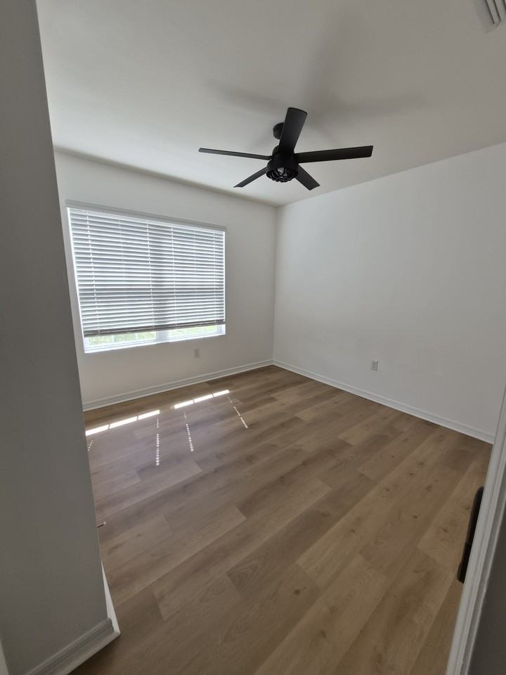 17304 Phlox Dr - Photo 7 of 27