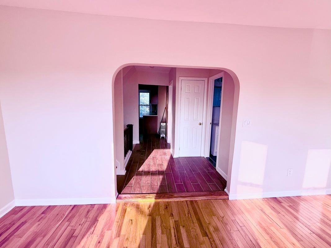 10537 135th St ##2 - Photo 2 of 11