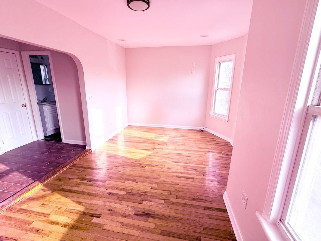 10537 135th St ##2 - Photo 3 of 11