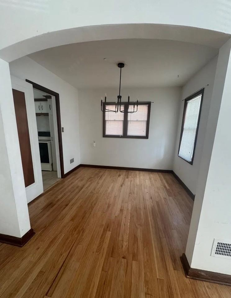 6336 William St - Photo 3 of 12