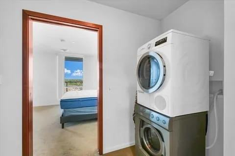 301 N Neil St - Photo 3 of 10