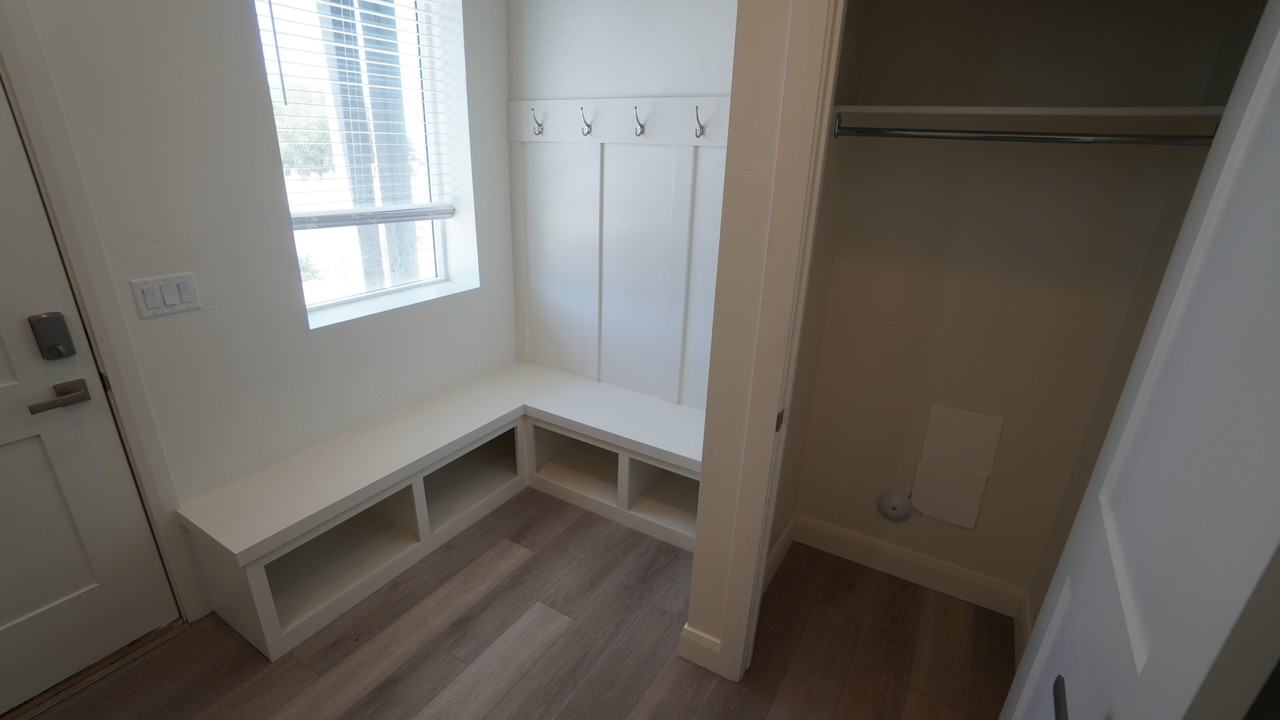 2925 S Highwayste #2 - Photo 3 of 30