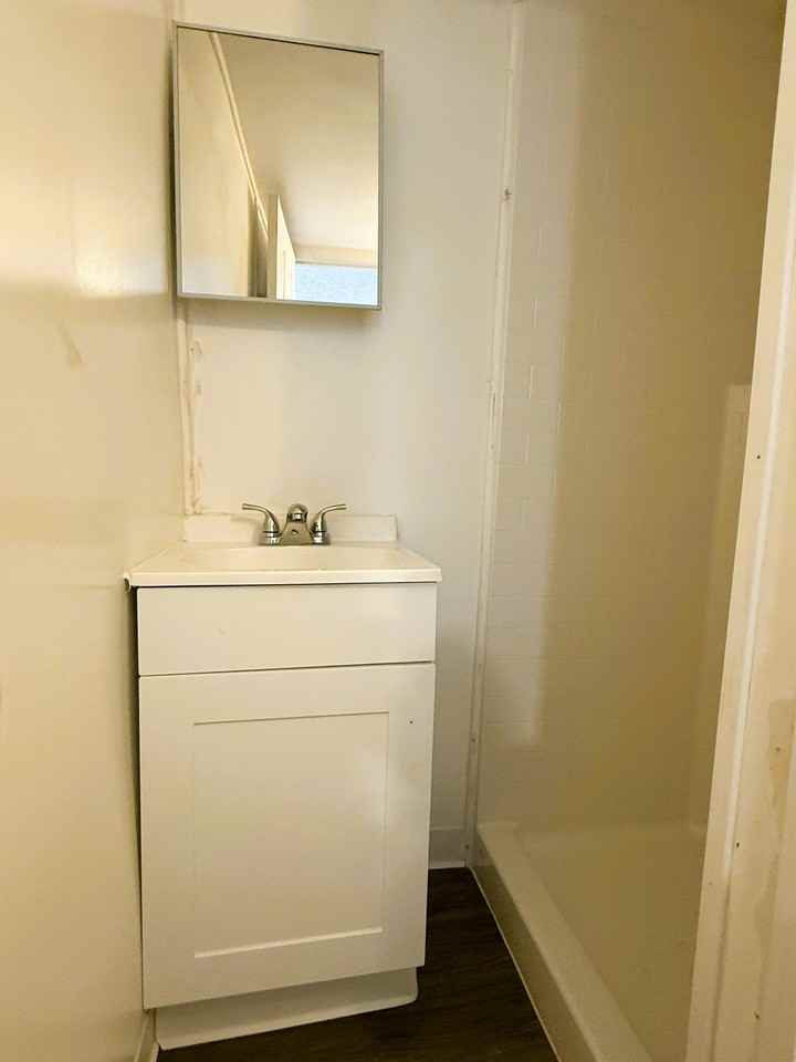 1023 S Millwood Ave #B - Photo 4 of 6