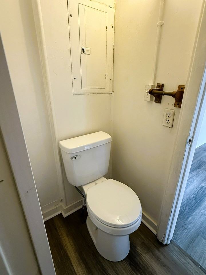 1023 S Millwood Ave #B - Photo 6 of 6