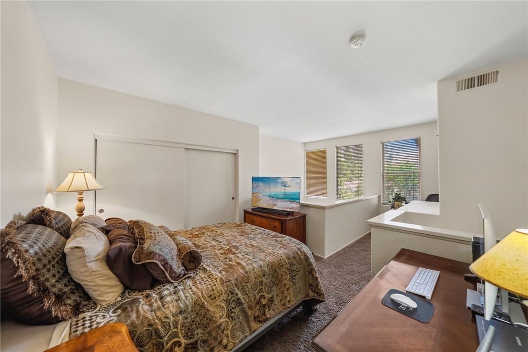 1043 S Saint Tropez Ave - Photo 2 of 13