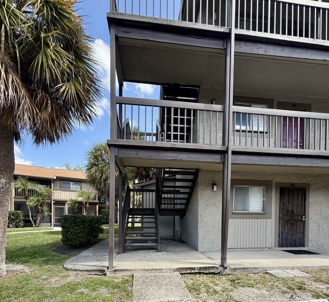 6306 Newtown Cir - Photo 2 of 25