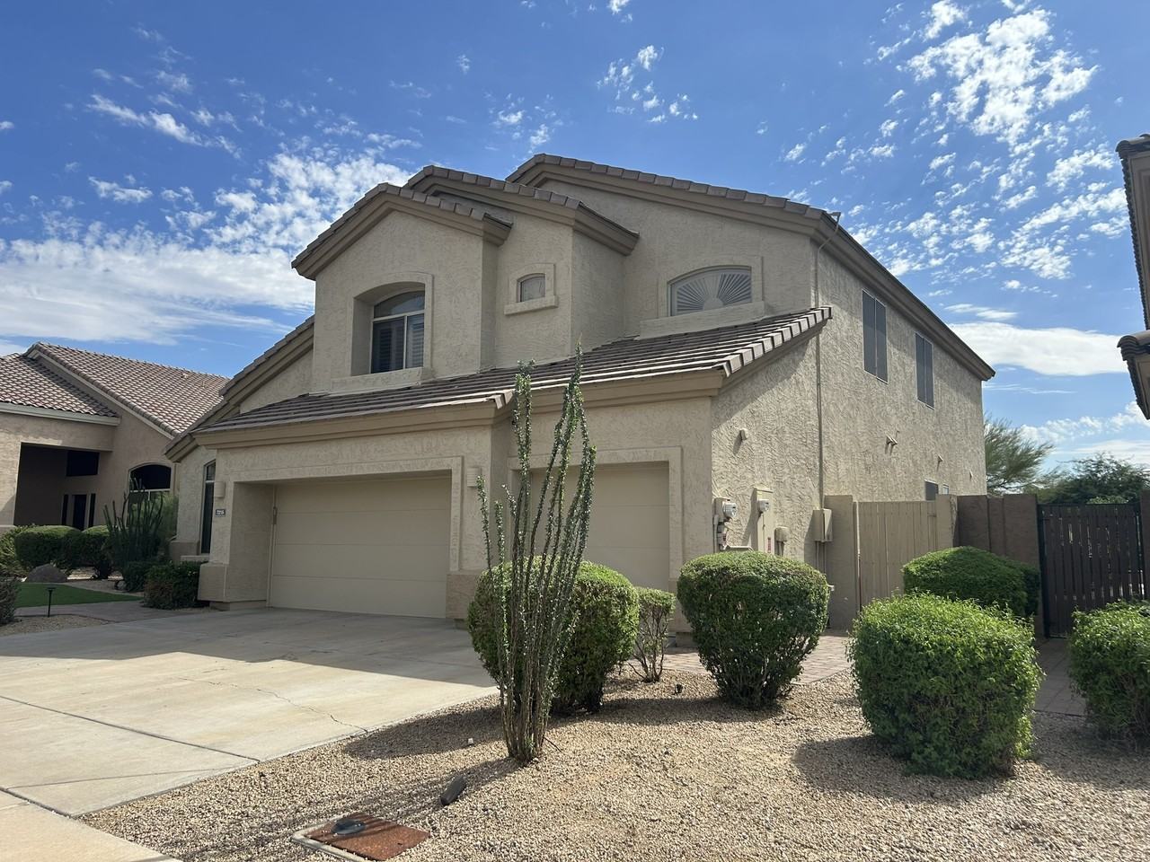7215 E Whistling Wind Way - Photo 3 of 31