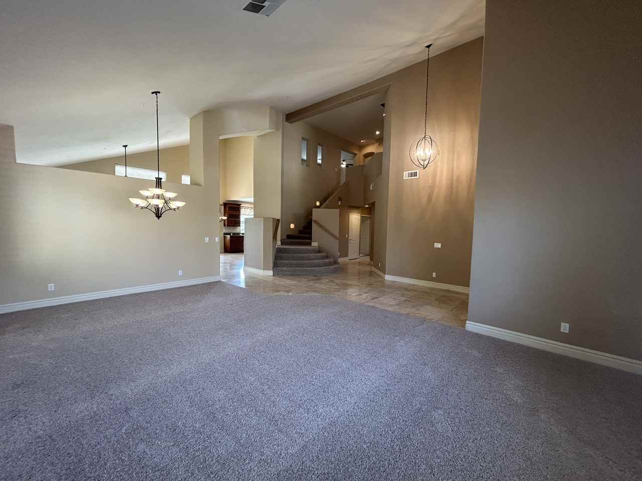 7215 E Whistling Wind Way - Photo 5 of 31