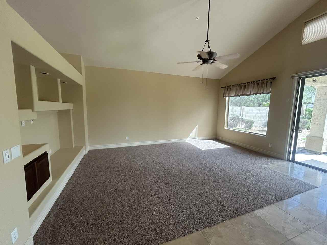 7215 E Whistling Wind Way - Photo 6 of 31