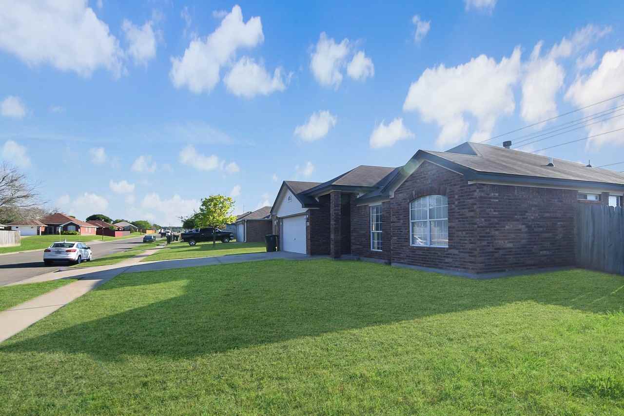 4301 Hitchrock Dr - Photo 3 of 19