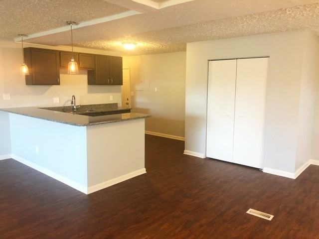 5911 W 46th St - Photo 4 of 15