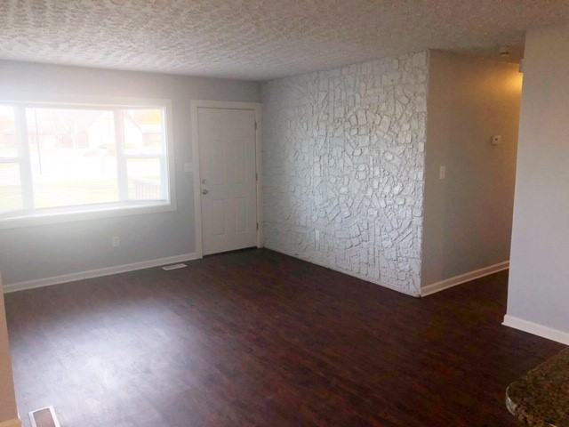 5911 W 46th St - Photo 5 of 15