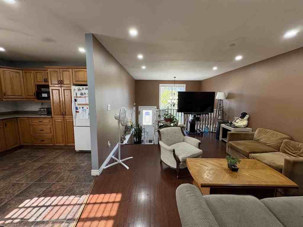 3740 Holburn Street - Photo 7 of 47