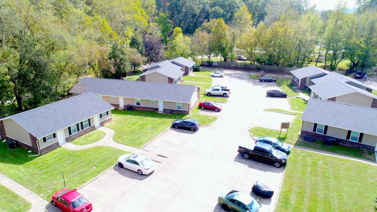 100 Solon Ct - Photo 7 of 15