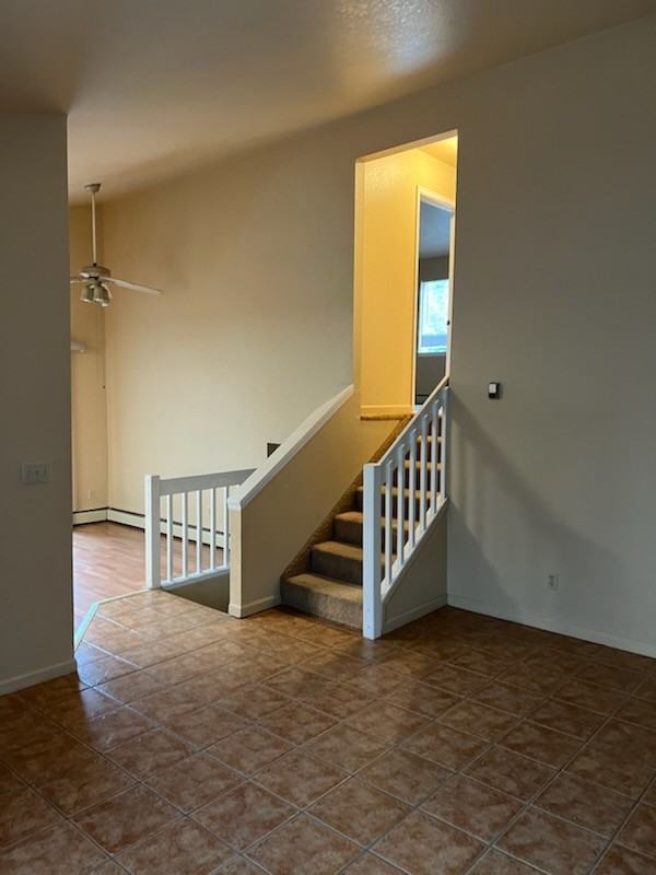 489 N Raynolds Ave - Photo 2 of 11