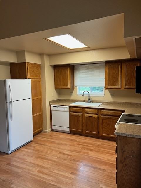 489 N Raynolds Ave - Photo 3 of 11