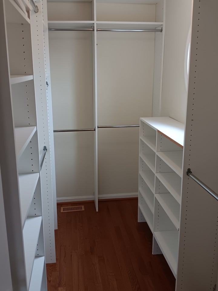 15739 Erwin Ct - Photo 3 of 6