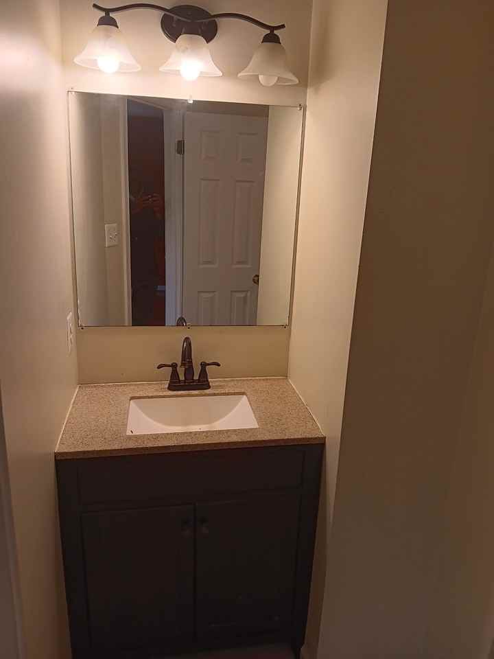 15739 Erwin Ct - Photo 4 of 6