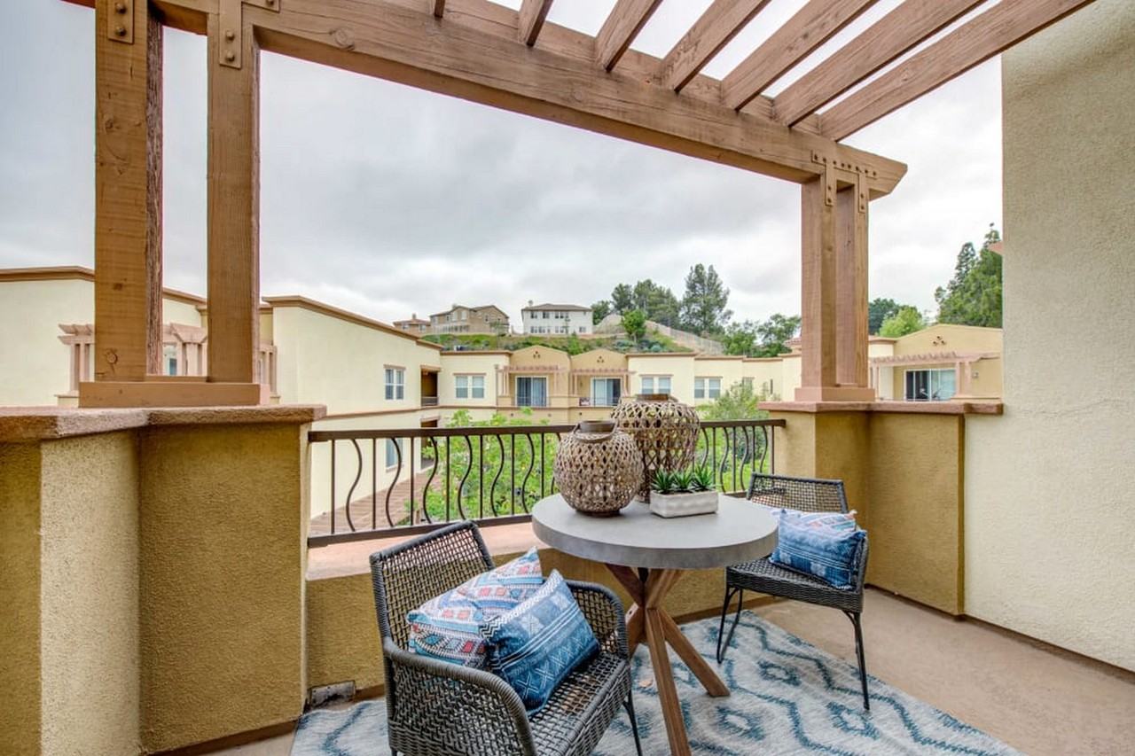 Sofi at Topanga Canyon - Photo 4 of 16