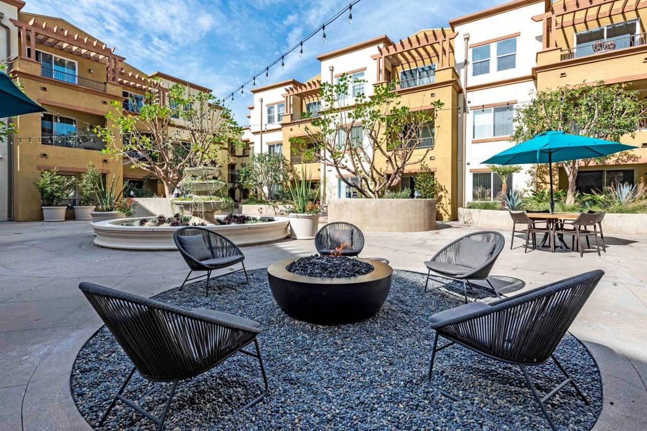 Sofi at Topanga Canyon - Photo 5 of 16