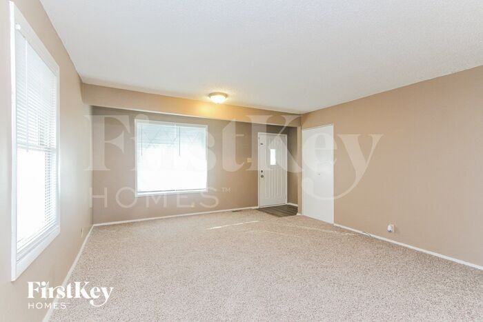 25 Iris Ave - Photo 3 of 19