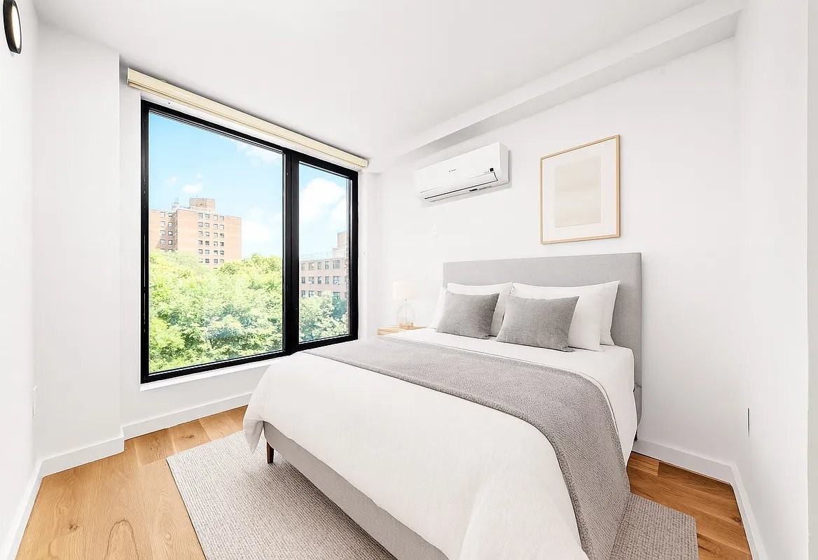 336 E 112th St #610 - Photo 4 of 9