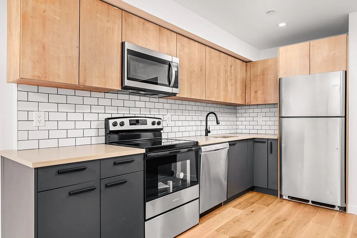 336 E 112th St #610 - Photo 6 of 9