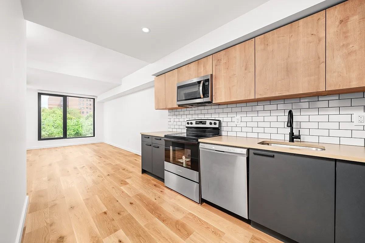 336 E 112th St #610 - Photo 7 of 9